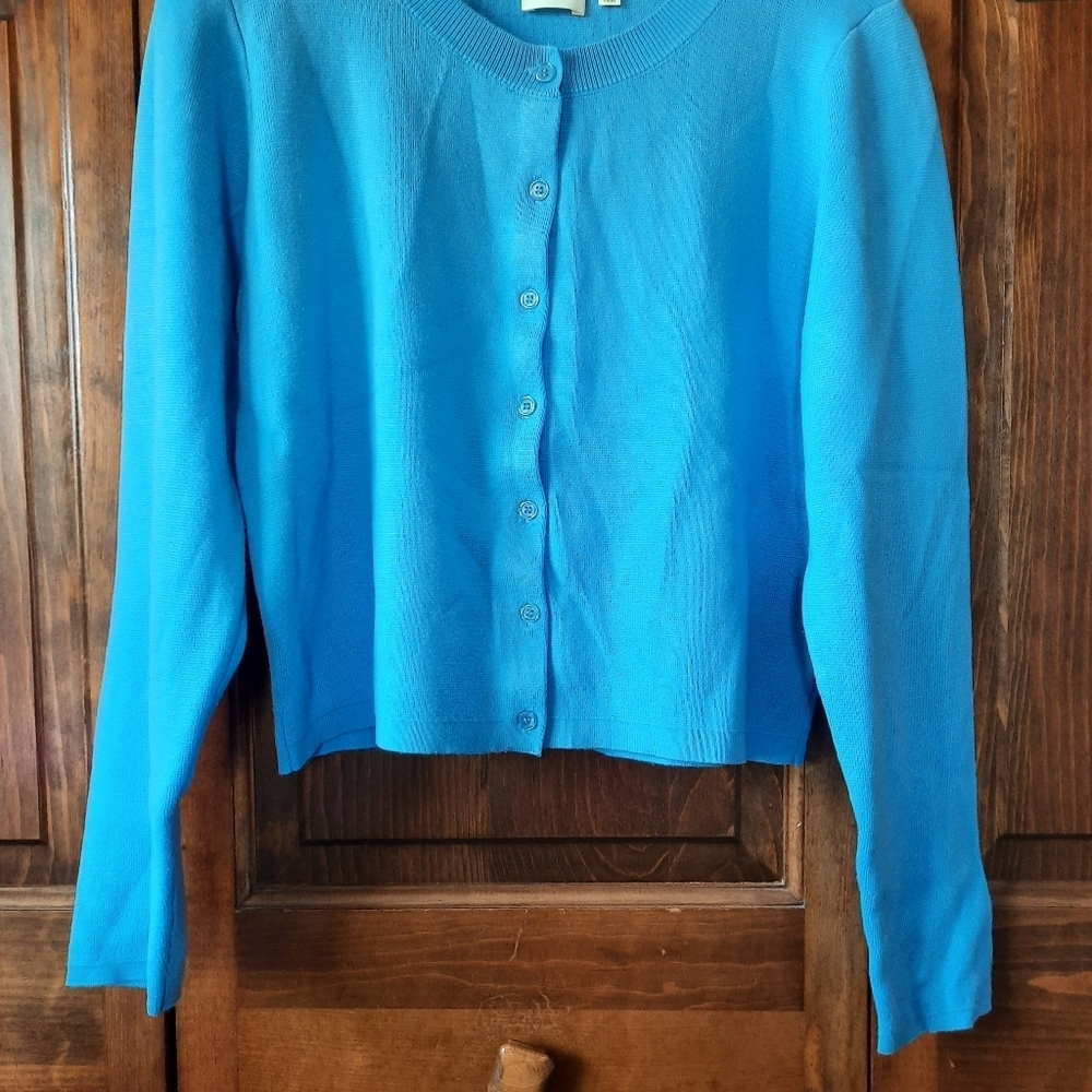 Cyrus Light Blue Round Neck Button Front Knit Cardigan Sweater Size Medium - Picture 3 of 10